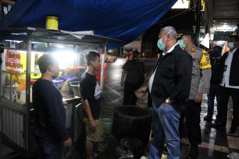 bupati himbau pedagang kaki lima